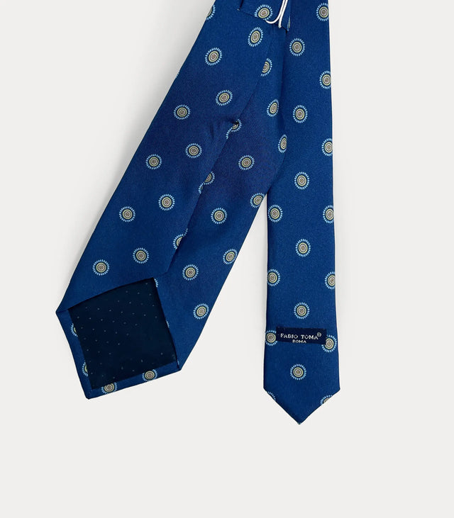 Dettaglio pattern cerchi cravatta blu seta Made in Italy Fabio Toma Roma lunghezza 152 cm