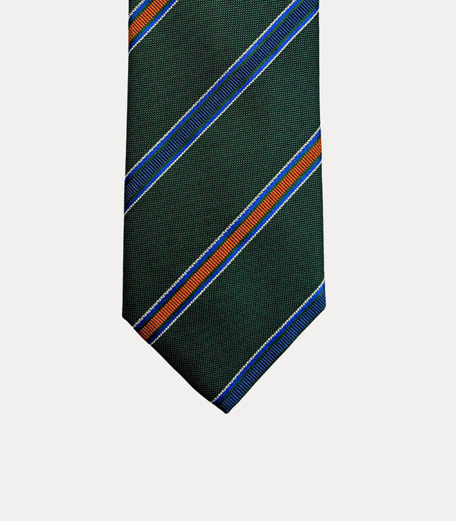 Cravatta Fabio Toma Q910 in 100% seta verde scuro con righe regimental blu e arancio bordate di avorio.
